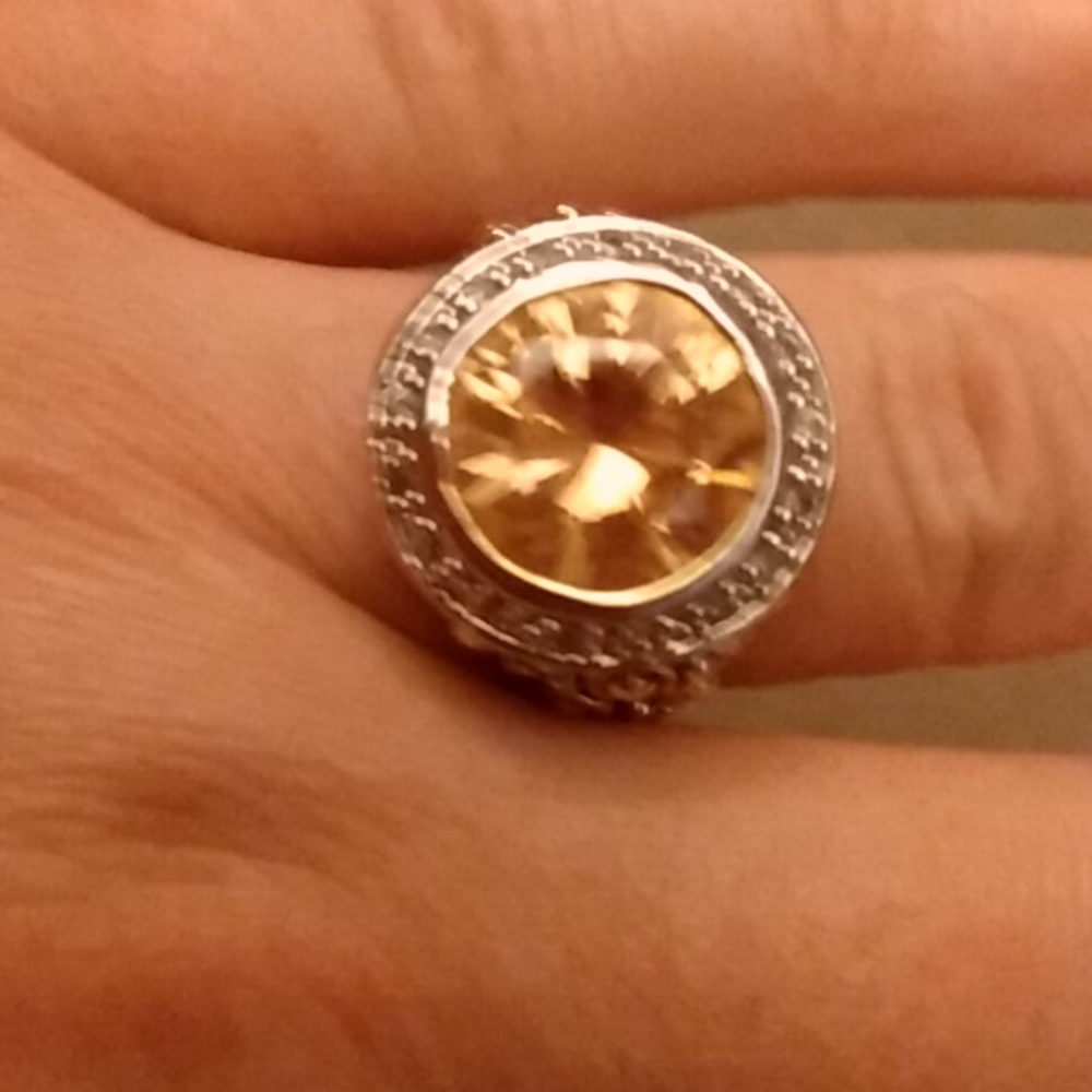 Round brown stone ring